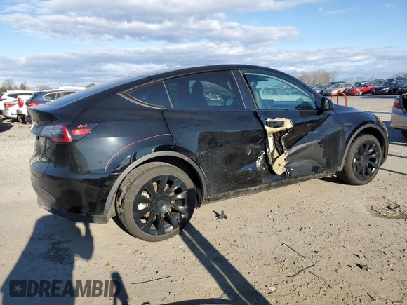 2023 Tesla Model Y Long Range with VIN 7SAYGDEEXPA078937, listed as a Copart auction lot 47095285 with 28,521 mi miles and Salvage Title. Bid and sale history available at DreamBid. Image 3.