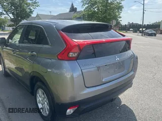 2019 Mitsubishi Eclipse Cross ES z VIN JA4AS3AA4KZ016007, wystawiony jako Copart lot #57044865 z przebiegiem 141 904 mil mil oraz Tytuł czysty. Historia ofert i sprzedaży dostępna na DreamBid. Obrazek 3.