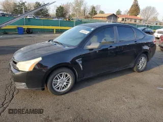 2008 Ford Focus SE z VIN 1FAHP35N98W215265, wystawiony jako Copart lot #54063445 z przebiegiem 240 172 mil mil oraz Szkoda całkowita • Salvage title. Historia ofert i sprzedaży dostępna na DreamBid. Obrazek 1.
