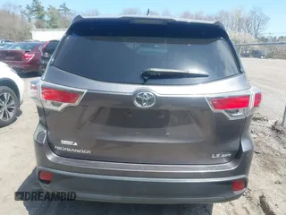 2015 Toyota Highlander LE z VIN 5TDBKRFH5FS178691, wystawiony jako IAAI lot #42058496 z przebiegiem 103 411 mil mil oraz . Historia ofert i sprzedaży dostępna na DreamBid. Obrazek 17.