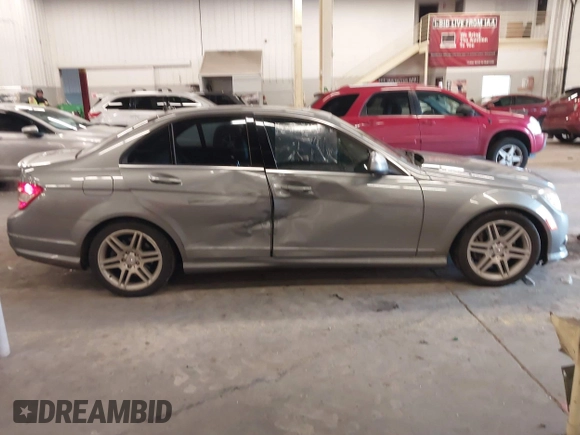 2009 Mercedes-Benz C-Class 3.5L Sport with VIN WDDGF56X09F203811, listed as a IAAI auction lot 41379469 with 138,617 mi miles. Bid and sale history available at carsss.com. Image 13.
