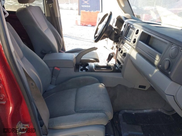 2006 Jeep Commander with VIN 1J8HG48K16C195568, listed as a IAAI auction lot 41696034 with 189,436 mi miles. Bid and sale history available at carsss.com. Image 5.