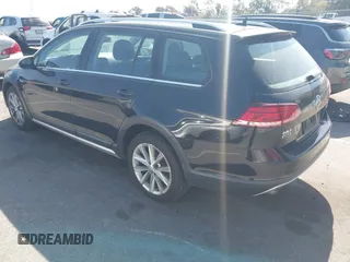 2018 Volkswagen Golf S z VIN 3VWH17AU4JM750975, wystawiony jako IAAI lot #41590132 z przebiegiem 51 479 mil mil oraz . Historia ofert i sprzedaży dostępna na DreamBid. Obrazek 3.