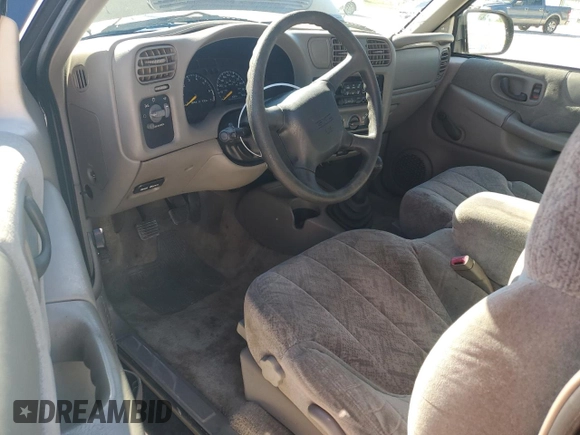 2000 GMC Sonoma SLS w/1SE Pkg with VIN 1GTCS1458Y8307612, listed as a Copart auction lot 48972935 with 170,529 mi miles and Salvage Title. Bid and sale history available at carsss.com. Image 8.