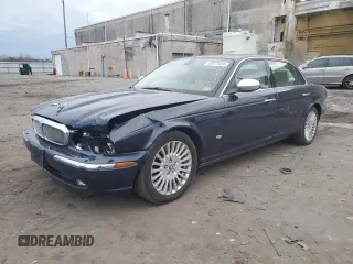 2006 Jaguar XJ Vanden Plas with VIN SAJWA82B86SH09779, listed as a Copart auction lot 82672424 with 161,800 mi miles and Clean Title. Bid and sale history available at carsss.com. Image 1.