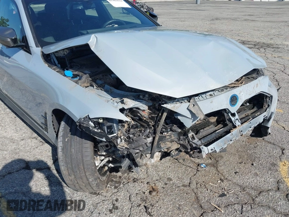 2024 BMW i4 M50 z VIN WBY33AW06RFS45489, wystawiony jako IAAI lot #41981614 z przebiegiem 35 713 mil mil oraz . Historia ofert i sprzedaży dostępna na DreamBid. Obrazek 6.