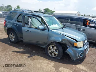 2010 Ford Escape Limited z VIN 1FMCU9EG4AKC82995, wystawiony jako IAAI lot #42625491 z przebiegiem 279 192 mil mil oraz . Historia ofert i sprzedaży dostępna na DreamBid. Obrazek 1.