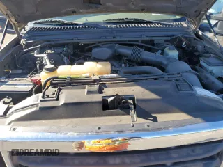 2002 Ford F-250 XL with VIN 1FTNF21L02EA83007, listed as a Copart auction lot 87880345 with 104,889 mi miles and Salvage title. Bid and sale history available at DreamBid. Image 11.