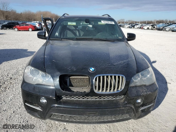 2012 BMW X5 50i with VIN 5UXZV8C59CL423983, listed as a Copart auction lot 42290105 with 132,308 mi miles and Salvage Title. Bid and sale history available at carsss.com. Image 5.