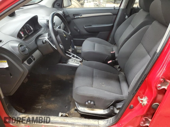 2007 Chevrolet Aveo LS z VIN KL1TD566X7B168714, wystawiony jako Copart lot #47942785 z przebiegiem 116 010 mil mil oraz Szkody całkowita. Historia ofert i sprzedaży dostępna na DreamBid. Obrazek 7.