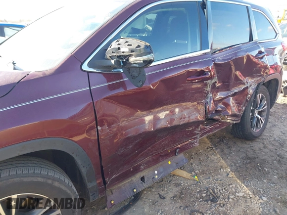 2018 Toyota Highlander LE z VIN 5TDZARFH2JS040424, wystawiony jako IAAI lot #41153516 z przebiegiem 112 246 mil mil oraz . Historia ofert i sprzedaży dostępna na DreamBid. Obrazek 6.