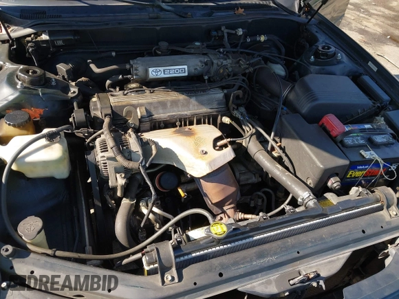 1996 Toyota Camry DX with VIN 4T1BG12K1TU688639, listed as a IAAI auction lot 41883160 with 264,542 mi miles. Bid and sale history available at carsss.com. Image 10.