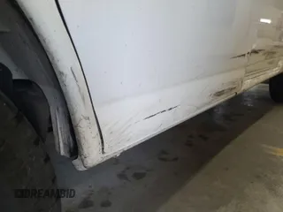 2020 Chevrolet Express Cargo z VIN 1GCWGAFG2L1252833, wystawiony jako IAAI lot #42557549 z przebiegiem 133 956 mil mil oraz . Historia ofert i sprzedaży dostępna na DreamBid. Obrazek 1.