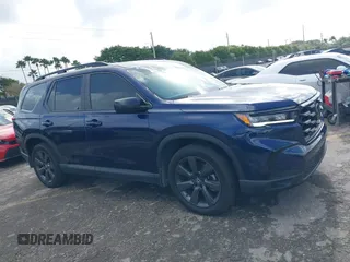 2024 Honda Pilot Sport with VIN 5FNYG2H32RB006860, listed as a IAAI auction lot 41078868 with 39,307 mi miles. Bid and sale history available at carsss.com. Image 13.