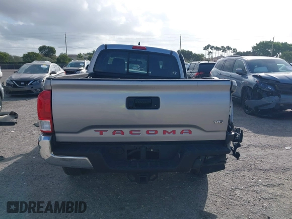 2017 Toyota Tacoma SR5 z VIN 5TFRZ5CN1HX042942, wystawiony jako IAAI lot #41719279 z przebiegiem 82 108 mil mil oraz . Historia ofert i sprzedaży dostępna na DreamBid. Obrazek 16.