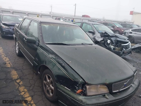 1998 Volvo S70 with VIN YV1LS5574W3526725, listed as a IAAI auction lot 40676024 with 241,558 mi miles. Bid and sale history available at carsss.com. Image 1.