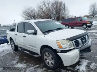 2004 Nissan Titan LE with VIN 1N6AA07B54N513193, listed as a IAAI auction lot 41502380 with 193,878 mi miles. Bid and sale history available at carsss.com. Image 1.