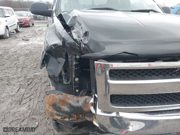 2007 Chevrolet Silverado 1500 LT w/1LT with VIN 1GCEK19J57Z513641, listed as a IAAI auction lot 41121044 with 225,809 mi miles. Bid and sale history available at carsss.com. Image 6.