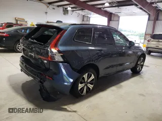 2023 Volvo XC60 Plus Dark Theme z VIN YV4H60DL2P1289471, wystawiony jako Copart lot #62508884 z przebiegiem 8 012 mil mil oraz Szkoda całkowita • Salvage title. Historia ofert i sprzedaży dostępna na DreamBid. Obrazek 3.