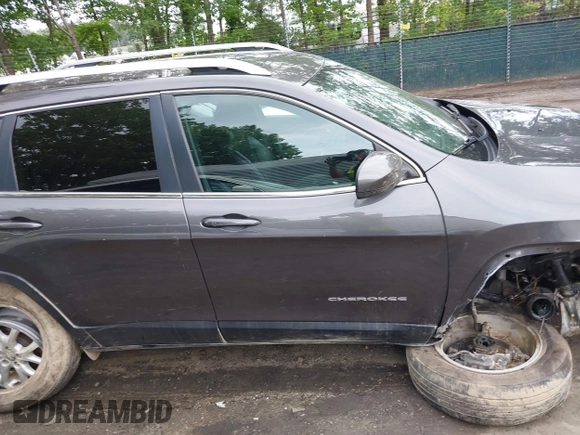 2018 Jeep Cherokee Latitude Plus with VIN 1C4PJMLB4JD536010, listed as a IAAI auction lot 42468945 with 88,099 mi miles and . Bid and sale history available at DreamBid. Image 13.