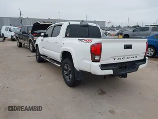 2019 Toyota Tacoma SR z VIN 3TMCZ5AN4KM220154, wystawiony jako IAAI lot #41602065 z przebiegiem 92 345 mil mil oraz . Historia ofert i sprzedaży dostępna na DreamBid. Obrazek 3.