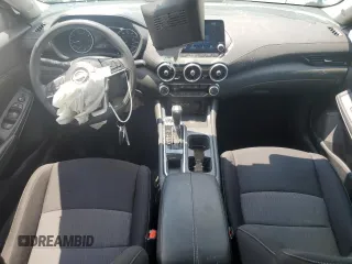 2024 Nissan Sentra SV z VIN 3N1AB8CV0RY375199, wystawiony jako Copart lot #61742905 z przebiegiem 11 557 mil mil oraz Szkoda całkowita • Salvage title. Historia ofert i sprzedaży dostępna na DreamBid. Obrazek 8.