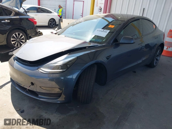 2023 Tesla Model 3 z VIN 5YJ3E1EA5PF639346, wystawiony jako IAAI lot #41896608 z przebiegiem 25 618 mil mil oraz . Historia ofert i sprzedaży dostępna na DreamBid. Obrazek 16.