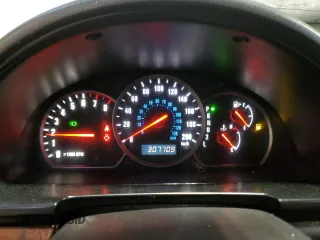 2003 Suzuki XL7 Touring z VIN JS3TX92V534106982, wystawiony jako Copart lot #85931744 z przebiegiem 307 709 mil mil oraz Szkoda całkowita • Salvage title. Historia ofert i sprzedaży dostępna na DreamBid. Obrazek 9.