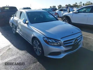 2018 Mercedes-Benz C 300 z VIN 55SWF4JB3JU269143, wystawiony jako IAAI lot #39140356 z przebiegiem 37 051 mil mil oraz . Historia ofert i sprzedaży dostępna na DreamBid. Obrazek 1.