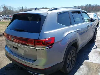 2024 Volkswagen Atlas SE with VIN 1V2JR2CA2RC518633, listed as a IAAI auction lot 41773560 with 22,386 mi miles and . Bid and sale history available at DreamBid. Image 4.