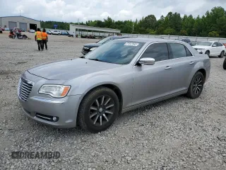 2011 Chrysler 300 Limited z VIN 2C3CA5CG1BH547071, wystawiony jako Copart lot #61547545 z przebiegiem 256 744 mil mil oraz Czysty tytuł • Clean title. Historia ofert i sprzedaży dostępna na DreamBid. Obrazek 1.