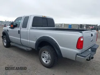 2008 Ford Super Duty F-250 SRW XL with VIN 1FTSX21548EA50876, listed as a IAAI auction lot 41540247 with 263,132 mi miles. Bid and sale history available at carsss.com. Image 3.