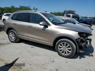 2016 Volkswagen Touareg Sport with VIN WVGEF9BP1GD006147, listed as a Copart auction lot 53247765 with 7,842 mi miles and Salvage Title. Bid and sale history available at DreamBid. Image 4.