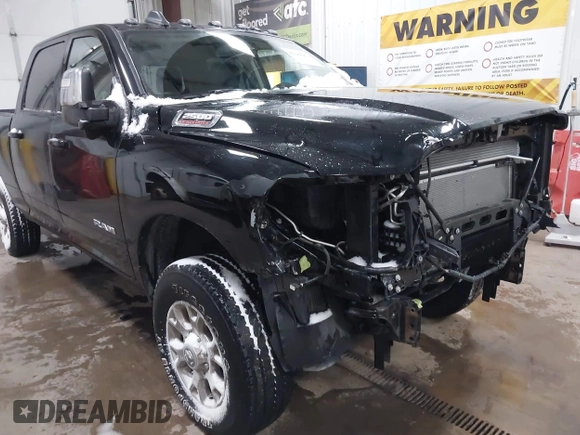 2024 Ram 2500 Laramie z VIN 3C6UR5FJ9RG134865, wystawiony jako IAAI lot #41299082 z przebiegiem 8 236 mil mil oraz . Historia ofert i sprzedaży dostępna na DreamBid. Obrazek 17.