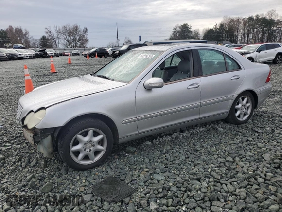 2002 Mercedes-Benz C 230/260/280/320 with VIN WDBRF64J12F268260, listed as a Copart auction lot 83299754 with 159,243 mi miles and Salvage Title. Bid and sale history available at DreamBid. Image 1.