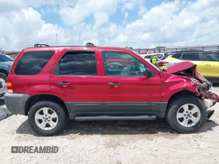 2005 Ford Escape XLT с VIN 1FMYU93175DA16398, выставлен на аукционе IAAI как лот 42544348 с пробегом 114 065 миль миль и . История ставок и продаж доступна на DreamBid. Изображение 14.