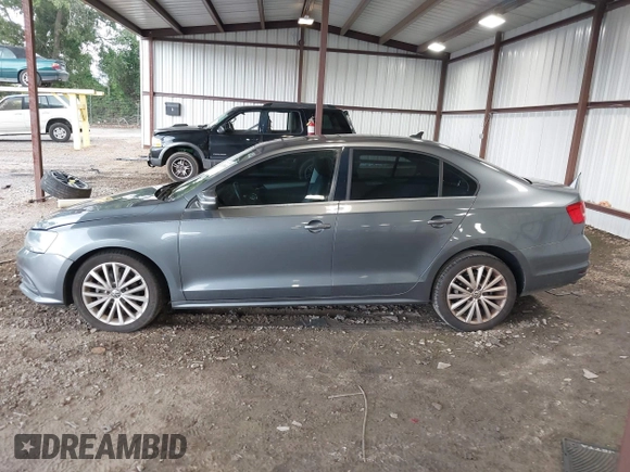 2015 Volkswagen Jetta SE with VIN 3VWD07AJ9FM310300, listed as a IAAI auction lot 42433664 with 117,579 mi miles and . Bid and sale history available at DreamBid. Image 14.