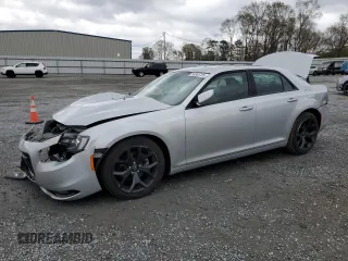 2022 Chrysler 300 S z VIN 2C3CCABG4NH218096, wystawiony jako Copart lot #50365705 z przebiegiem 44 653 mil mil oraz Szkoda całkowita • Salvage title. Historia ofert i sprzedaży dostępna na DreamBid. Obrazek 1.