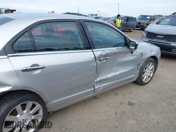 2011 Lincoln MKZ with VIN 3LNHL2GCXBR758450, listed as a IAAI auction lot 41697538 with 90,430 mi miles and . Bid and sale history available at DreamBid. Image 6.