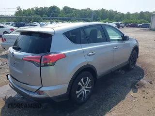 2018 Toyota RAV4 LE с VIN 2T3BFREV9JW854823, выставлен на аукционе IAAI как лот 42424764 с пробегом 48 727 миль миль и . История ставок и продаж доступна на DreamBid. Изображение 4.