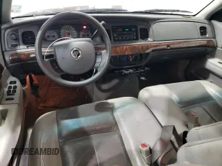 2005 Mercury Grand Marquis GS z VIN 2MEFM74W05X612471, wystawiony jako Copart lot #49455195 z przebiegiem 140 916 mil mil oraz Szkoda całkowita • Salvage title. Historia ofert i sprzedaży dostępna na DreamBid. Obrazek 8.