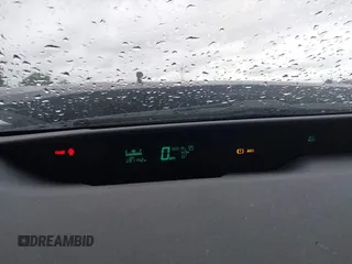 2005 Toyota Prius z VIN JTDKB20U253039812, wystawiony jako IAAI lot #42317371 z przebiegiem 281 142 mil mil oraz . Historia ofert i sprzedaży dostępna na DreamBid. Obrazek 7.
