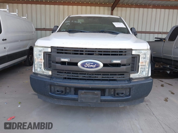 2017 Ford F-250 XLT с VIN 1FT7X2A65HEC33329, выставлен на аукционе IAAI как лот 42350771 с пробегом 153 596 миль миль и . История ставок и продаж доступна на DreamBid. Изображение 6.