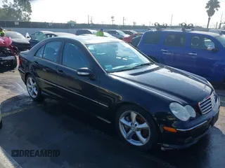 2006 Mercedes-Benz C 230 Sport z VIN WDBRF52HX6F771656, wystawiony jako IAAI lot #41603560 z przebiegiem 134 712 mil mil oraz . Historia ofert i sprzedaży dostępna na DreamBid. Obrazek 1.