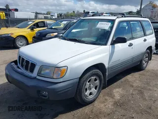 2001 Subaru Forester L with VIN JF1SF63591H748482, listed as a IAAI auction lot 41813762 with 187,412 mi miles. Bid and sale history available at carsss.com. Image 2.