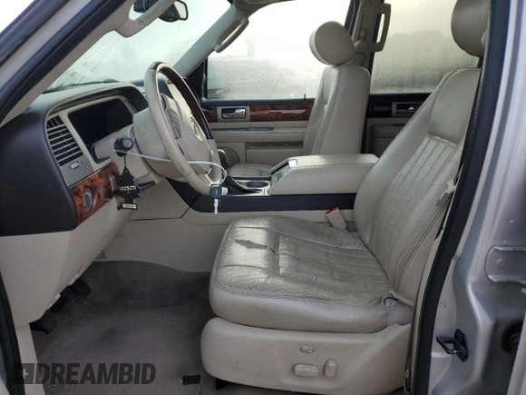 2003 Lincoln Navigator Luxury with VIN 5LMFU28R03LJ41143, listed as a Copart auction lot 49954945 with 79,339 mi miles and Salvage title. Bid and sale history available at DreamBid. Image 7.