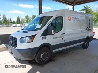 2018 Ford Transit z VIN 1FTYR2CM2JKB35831, wystawiony jako IAAI lot #42326559 z przebiegiem 90 590 mil mil oraz . Historia ofert i sprzedaży dostępna na DreamBid. Obrazek 2.