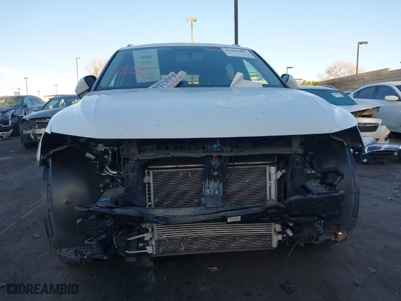 2019 Volkswagen Tiguan S with VIN 3VV1B7AX4KM009210, listed as a IAAI auction lot 41864482 with 47,987 mi miles. Bid and sale history available at carsss.com. Image 6.