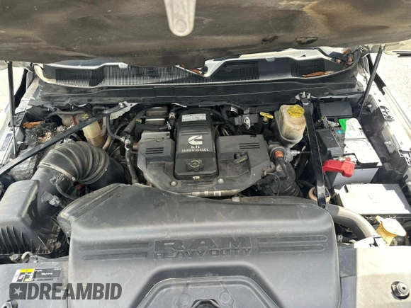 2019 Ram 5500 Tradesman z VIN 3C7WRNFL3KG591571, wystawiony jako Copart lot #74777324 z przebiegiem 157 912 mil mil oraz Czysty tytuł • Clean title. Historia ofert i sprzedaży dostępna na DreamBid. Obrazek 6.