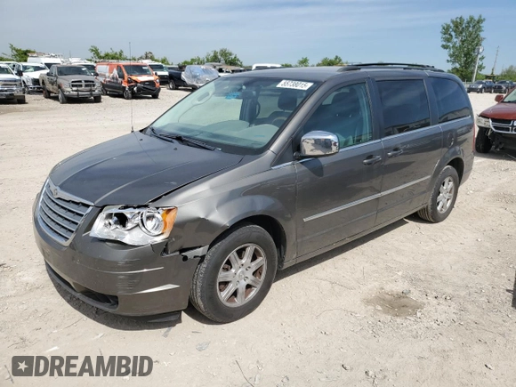 2010 Chrysler Town & Country Touring z VIN 2A4RR5D16AR415368, wystawiony jako Copart lot #55738015 z przebiegiem 127 871 mil mil oraz Szkoda całkowita • Salvage title. Historia ofert i sprzedaży dostępna na DreamBid. Obrazek 1.